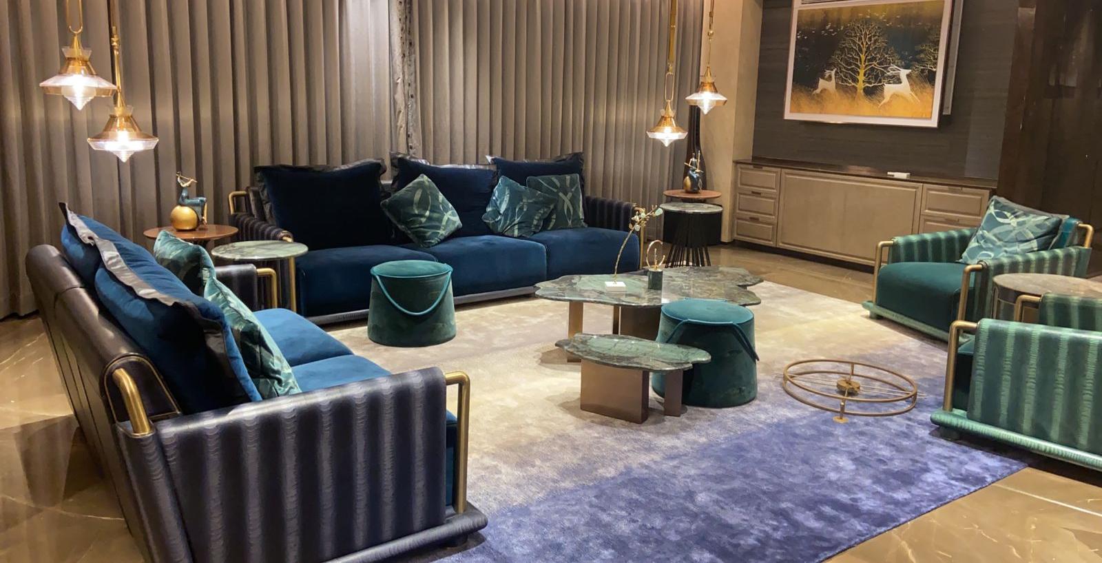 Contemporary sitting room with rich colours